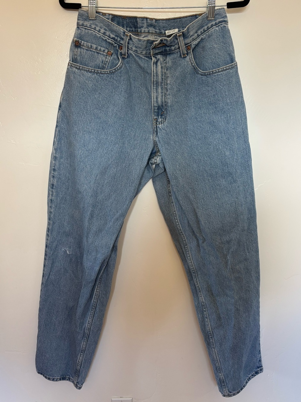 Vintage Levi’s 560 Loose Fit Tapered Leg Jeans W31 L32 High Rise Light Wash